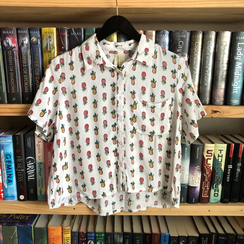 Pineapple Short Sleeve Button Down Shirt Size M